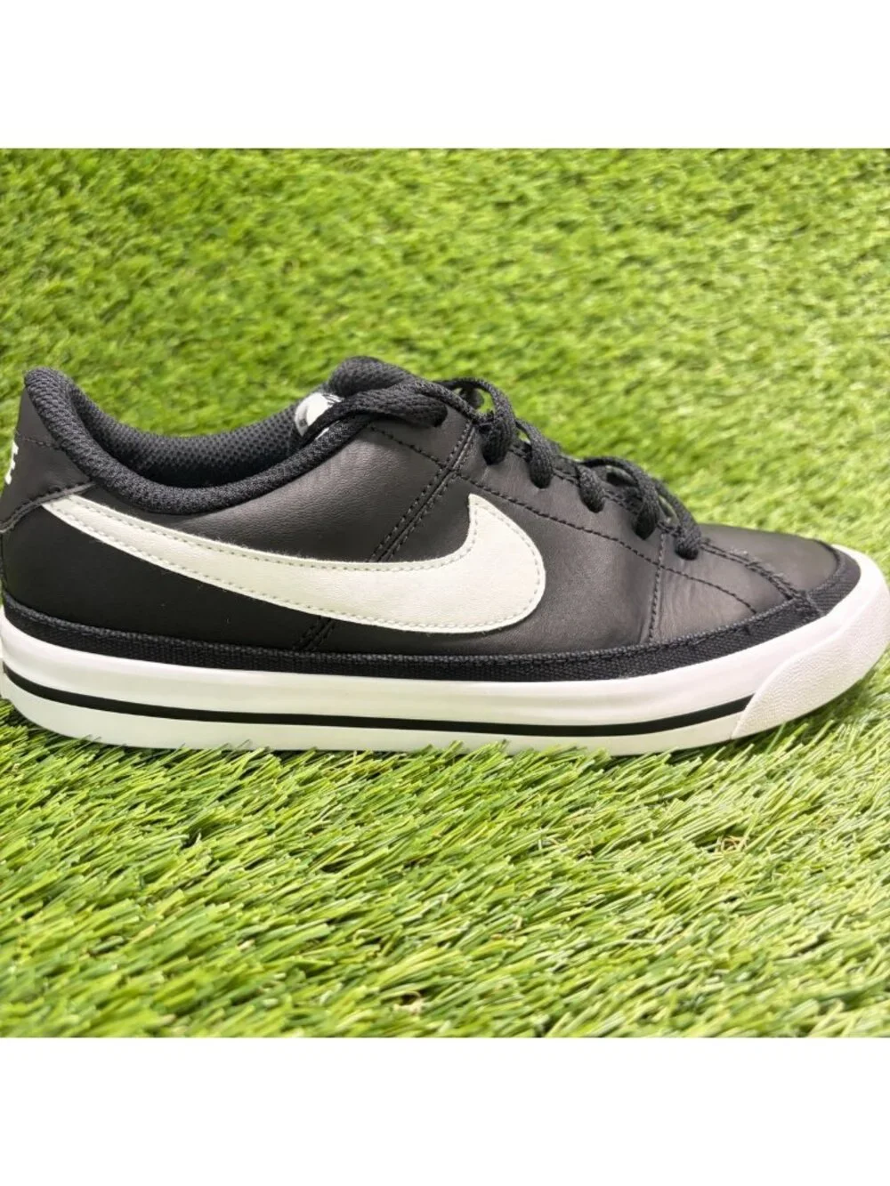 Nike Court Legacy Boys Size 5Y Black White Athletic Lifestyle Shoes Sneakers